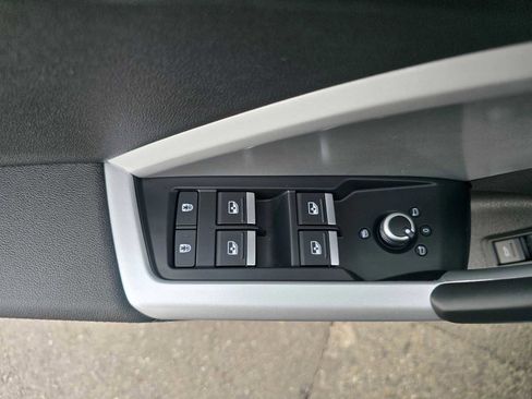 New 2025 Audi Q3 2.0T Premium image 24