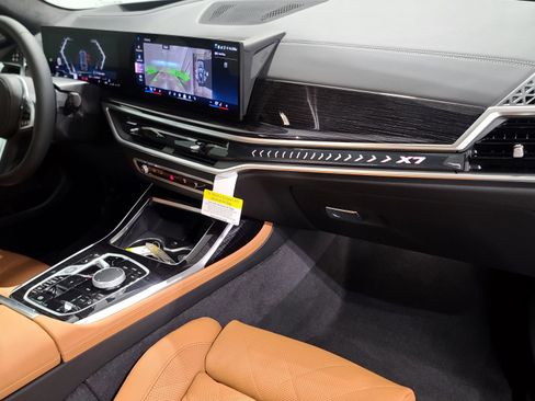 New 2026 BMW X7 xDrive40i AWD/4WD image 25