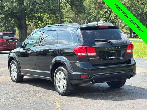 Used 2019 Dodge Journey SE FWD image 2