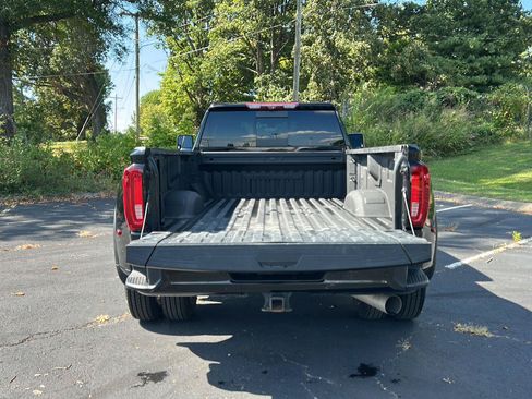 Certified 2022 GMC Sierra 3500 Denali w/ Technology Package AWD/4WD image 5