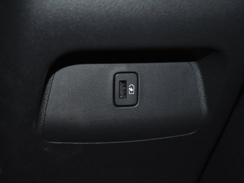 New 2025 Nissan Sentra SR image 17