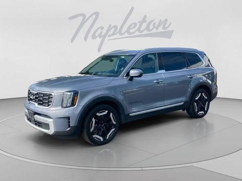 Used 2025 Kia Telluride S FWD image 1