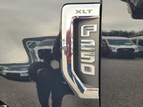 Certified 2020 Ford F250 XLT w/ XLT Premium Package image 21