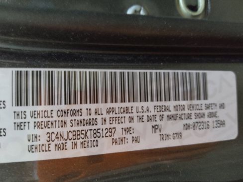 Used 2019 Jeep Compass Latitude image 33