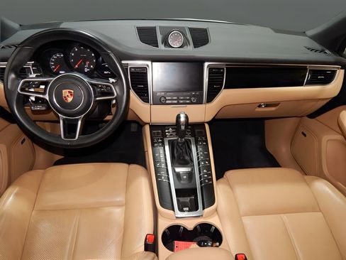 Used 2018 Porsche Macan AWD/4WD image 19