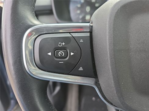 Used 2021 Volvo XC40 T5 Inscription w/ Advanced Package image 22