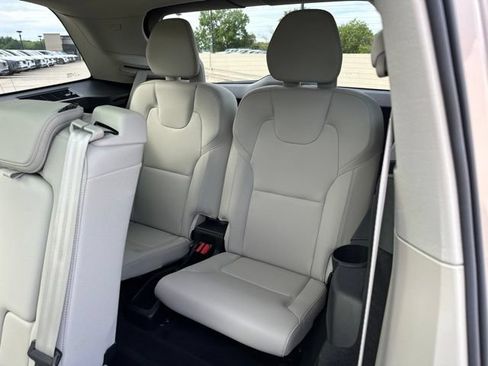Certified 2025 Volvo XC90 T8 Plus w/ Protection Package AWD/4WD image 13