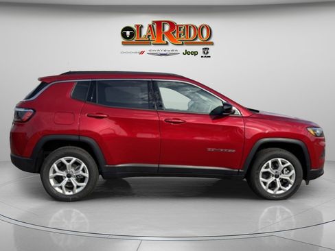 New 2026 Jeep Compass Latitude image 8