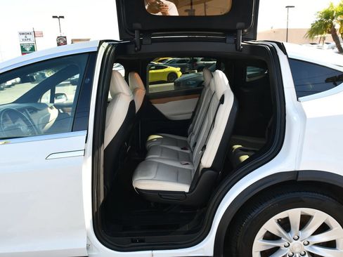 Used 2021 Tesla Model X Long Range AWD/4WD image 23