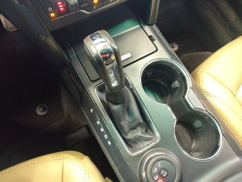 Used 2017 Ford Explorer XLT w/ Equipment Group 202A image 26