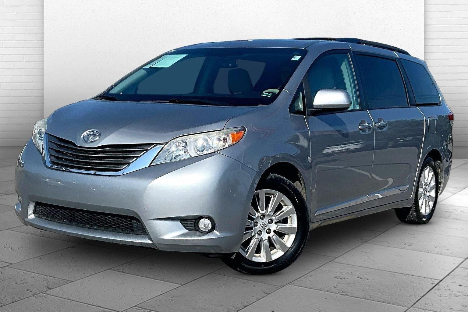 Used 2012 Toyota Sienna XLE w/ Entertainment Pkg AWD/4WD image 10