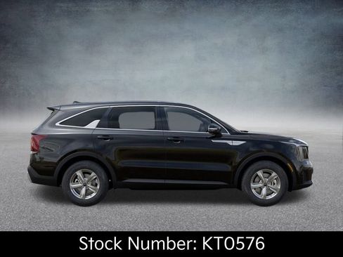 New 2026 Kia Sorento LX image 7