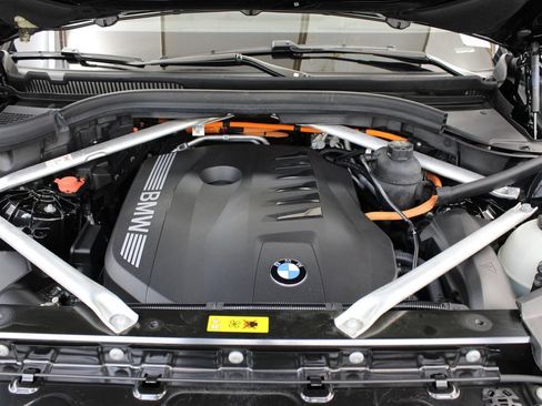 Used 2025 BMW X5 xDrive50e AWD/4WD image 35