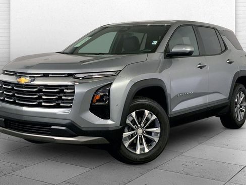 Used 2026 Chevrolet Equinox LT FWD image 13