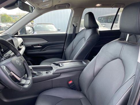 Used 2025 Toyota Grand Highlander FWD image 38