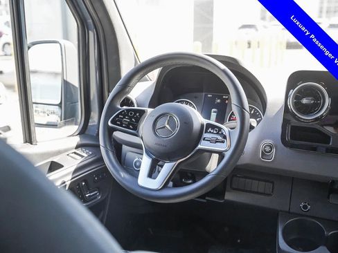 Used 2024 Mercedes-Benz Sprinter 2500 image 91