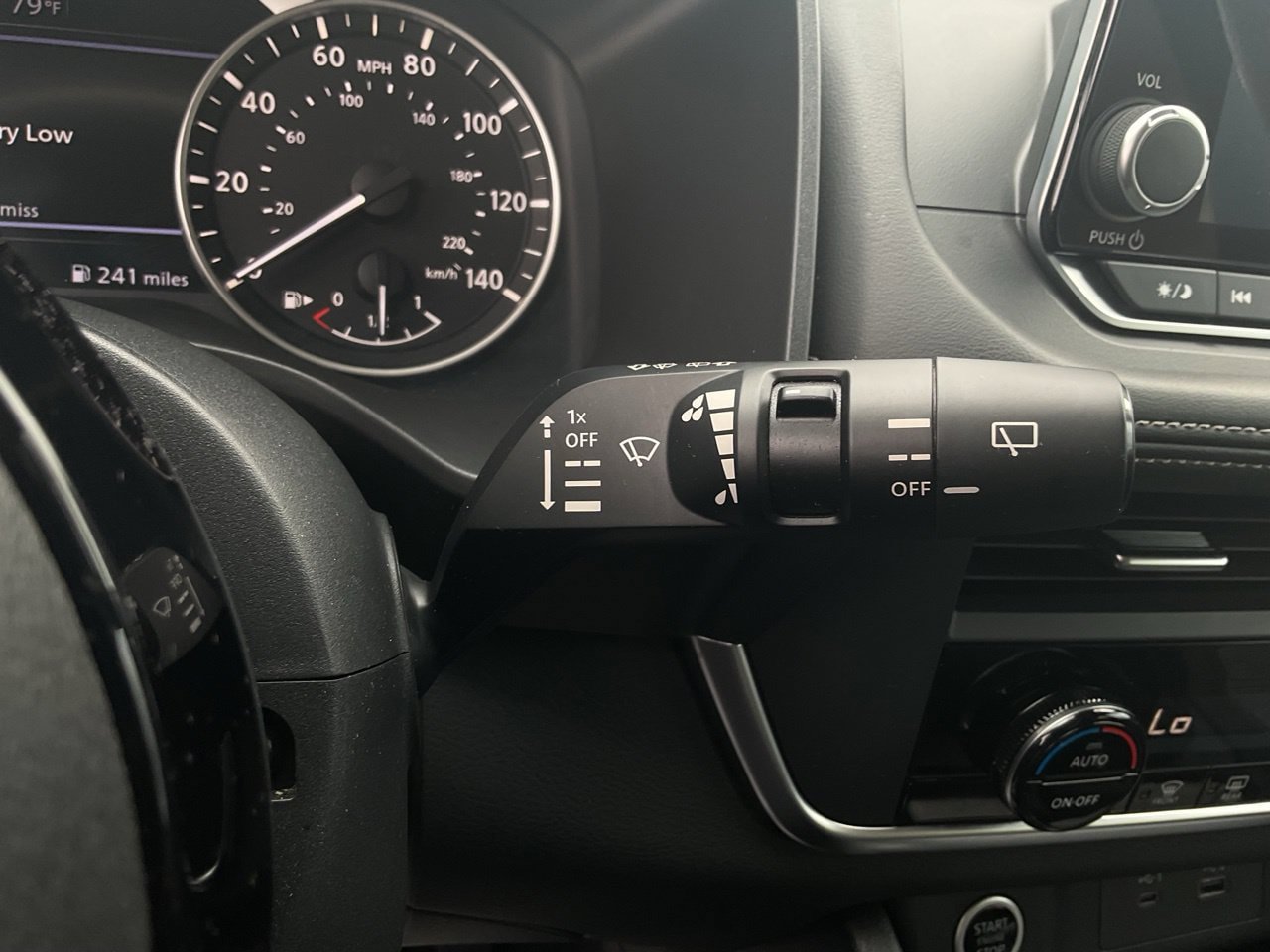 Used 2023 Nissan Rogue SV FWD image 38
