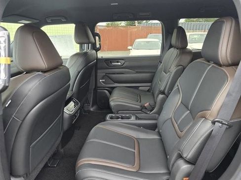 New 2026 Nissan Armada SL w/ Captain's Chari Seat Package image 12