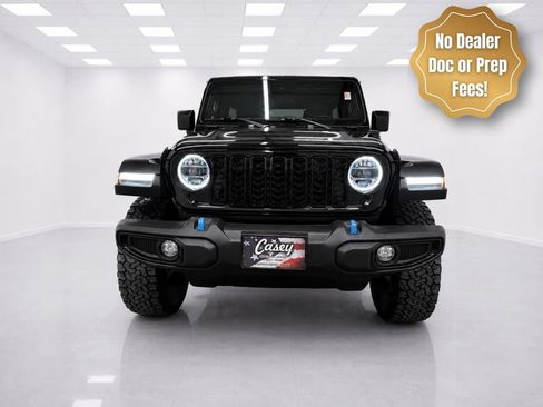Used 2024 Jeep Wrangler Unlimited AWD/4WD image 2