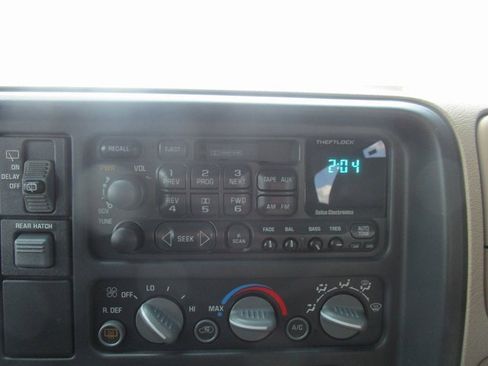 Used 1996 Chevrolet Tahoe 4WD image 14