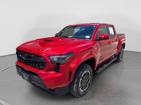 Used 2025 Toyota Tacoma TRD Sport w/ TRD Sport Upgrade Package AWD/4WD image 4