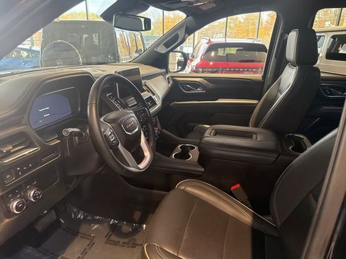 Used 2023 GMC Yukon SLT image 10