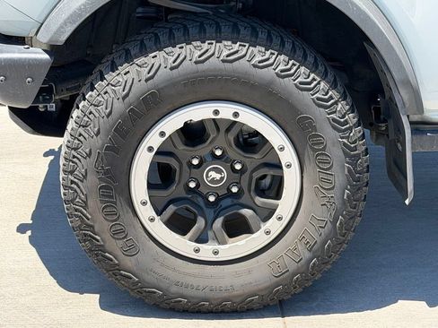Used 2023 Ford Bronco Badlands AWD/4WD image 8