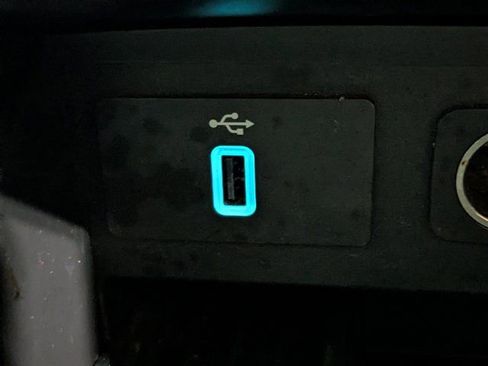 Used 2017 Ford Explorer Limited image 19