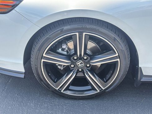 Used 2024 Honda Accord Sport image 11