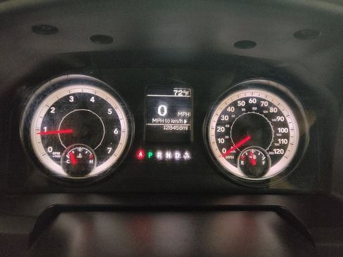 Used 2014 RAM 1500 Express RWD image 23