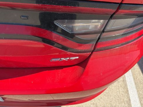 Used 2018 Dodge Charger SXT image 3