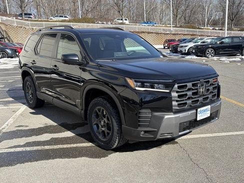 New 2026 Honda Pilot TrailSport image 2