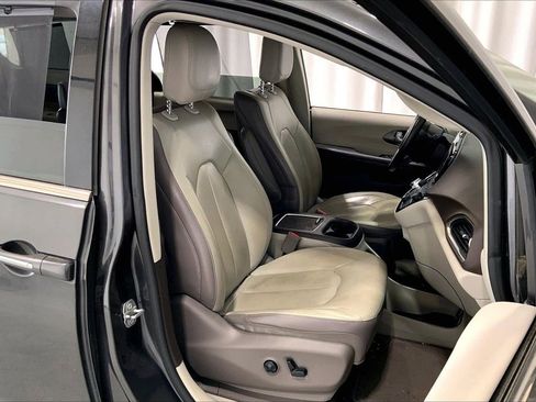 Used 2018 Chrysler Pacifica Touring-L Plus w/ Advanced Safetytec Group image 16