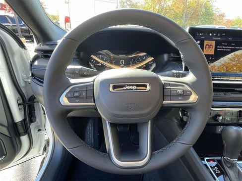 New 2026 Jeep Compass Altitude image 33