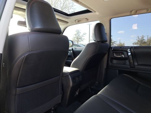 Used 2022 Toyota 4Runner TRD Off-Road Premium image 18