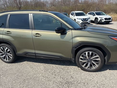 Used 2025 Subaru Forester Touring image 11