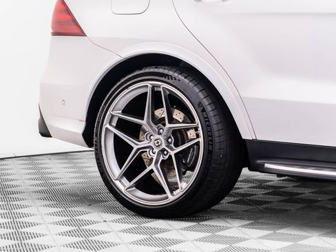 Used 2016 Mercedes-Benz GLE 63 AMG 4MATIC image 38