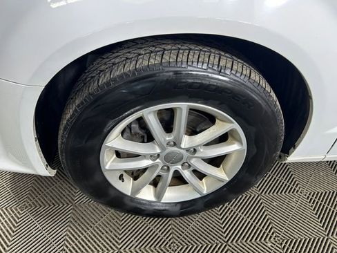 Used 2014 Dodge Grand Caravan SXT image 11