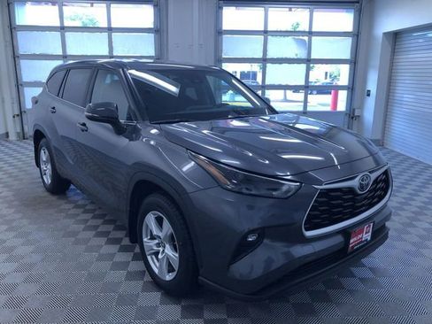 Certified 2024 Toyota Highlander LE AWD/4WD image 36