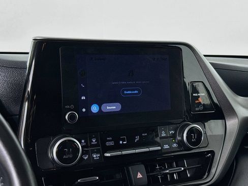 Certified 2025 Toyota Highlander LE AWD/4WD image 16