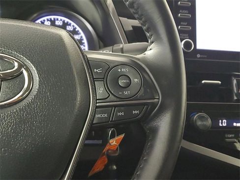 Used 2023 Toyota Camry SE image 23