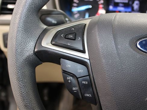 Used 2014 Ford Fusion SE FWD image 19