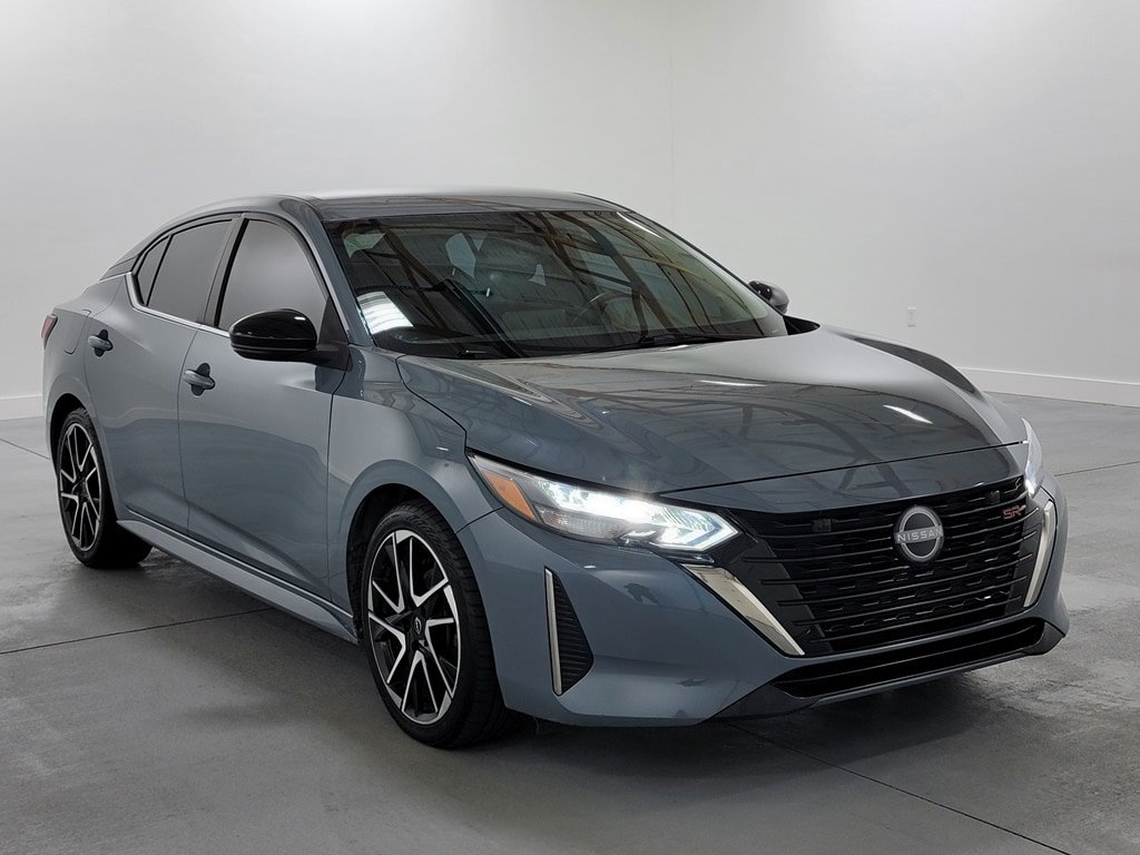 Used 2024 Nissan Sentra SR FWD image 2