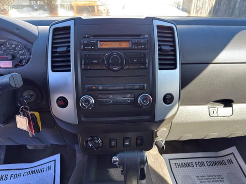 Used 2010 Nissan Frontier SE w/ SE Value Truck Pkg image 27