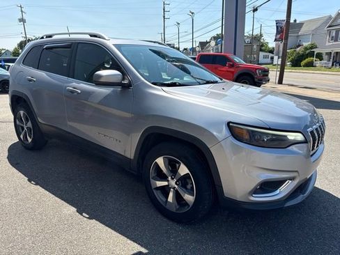Used 2019 Jeep Cherokee Limited AWD/4WD image 4