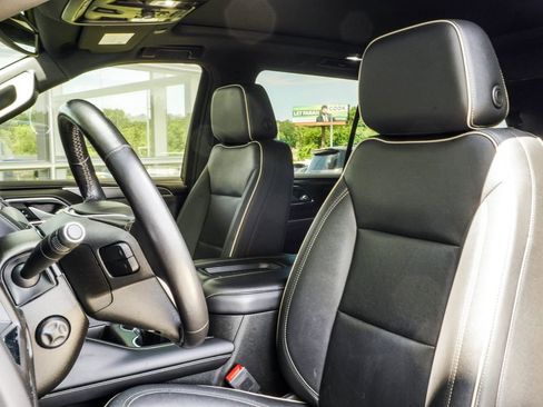 Used 2022 GMC Yukon SLT w/ SLT Premium Package AWD/4WD image 36
