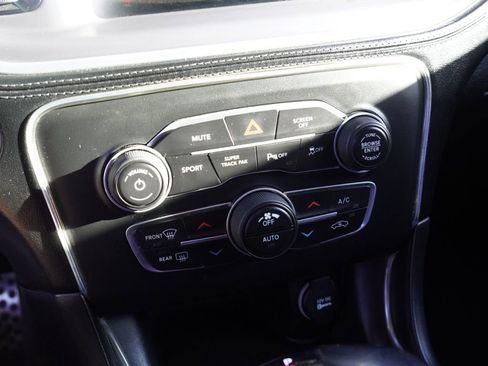 Used 2019 Dodge Charger R/T w/ Plus Group image 17