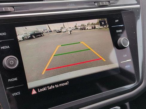 Used 2024 Volkswagen Tiguan SE image 13