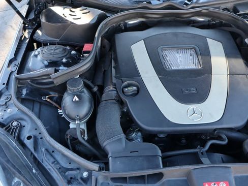 Used 2011 Mercedes-Benz E 350 4MATIC image 38