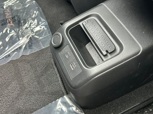 Used 2023 Nissan Ariya FWD image 31